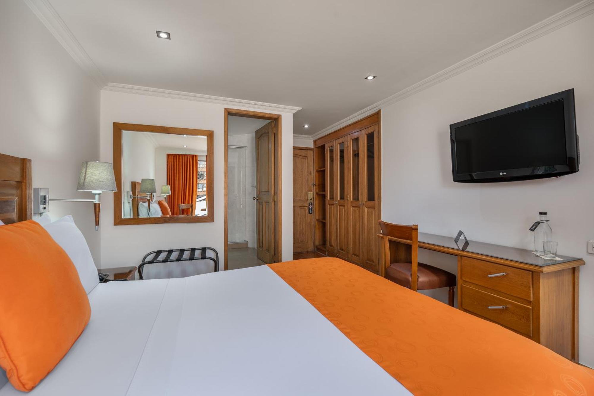 Hotel Egina Богота Экстерьер фото