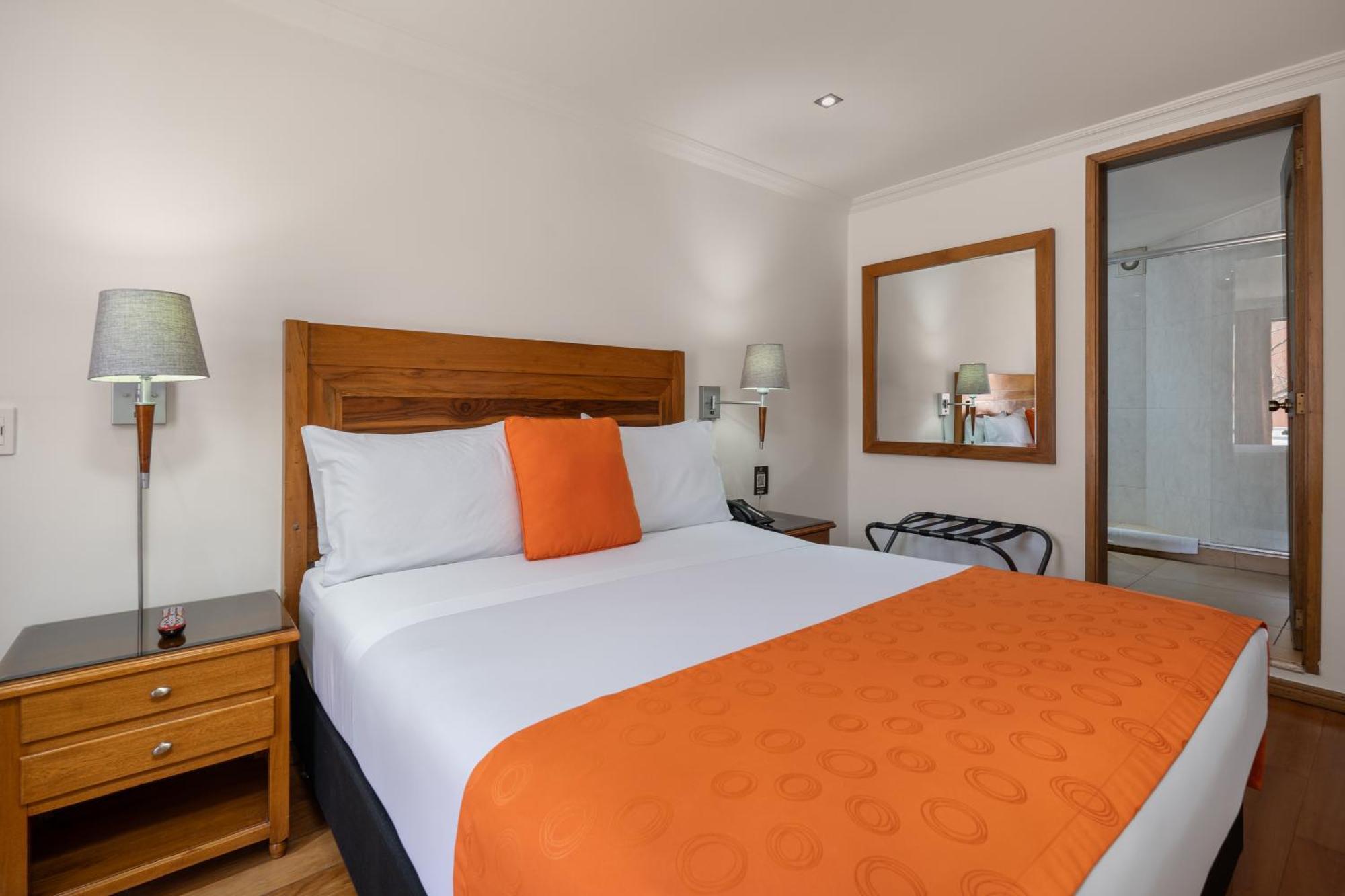 Hotel Egina Богота Экстерьер фото