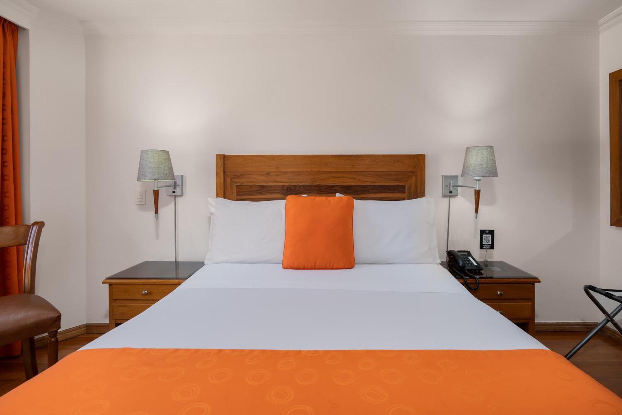 Hotel Egina Богота Экстерьер фото