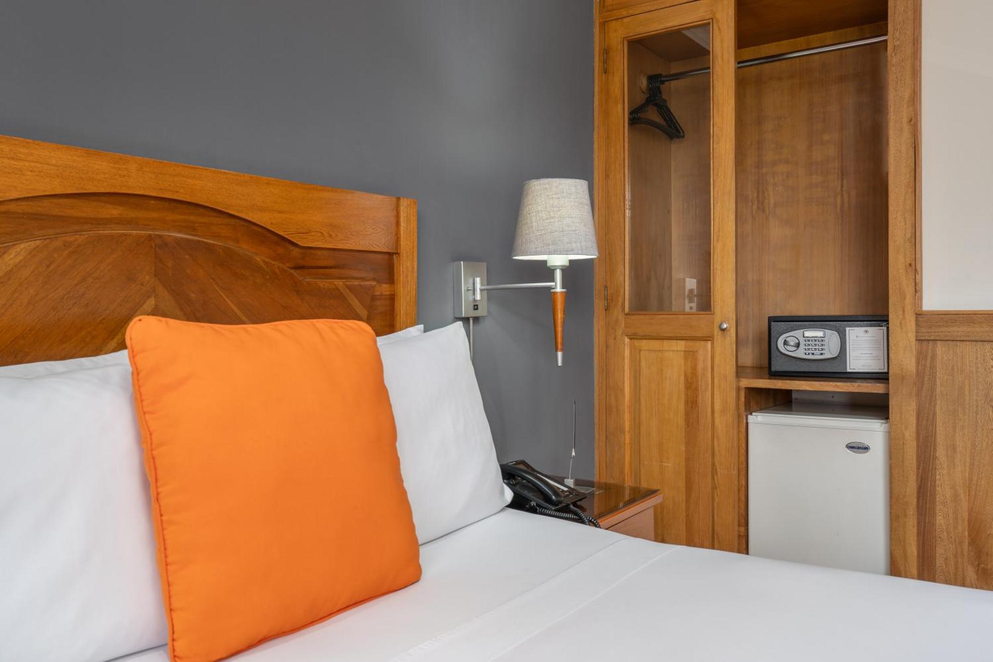Hotel Egina Богота Экстерьер фото