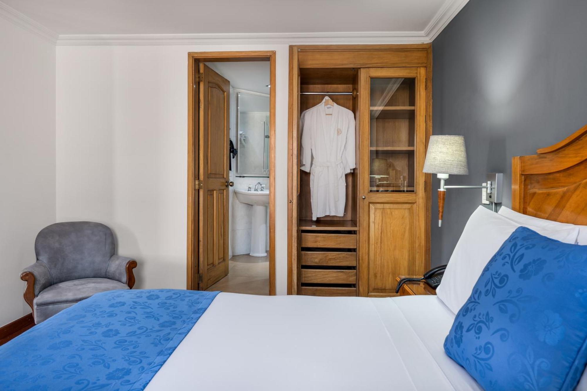 Hotel Egina Богота Экстерьер фото