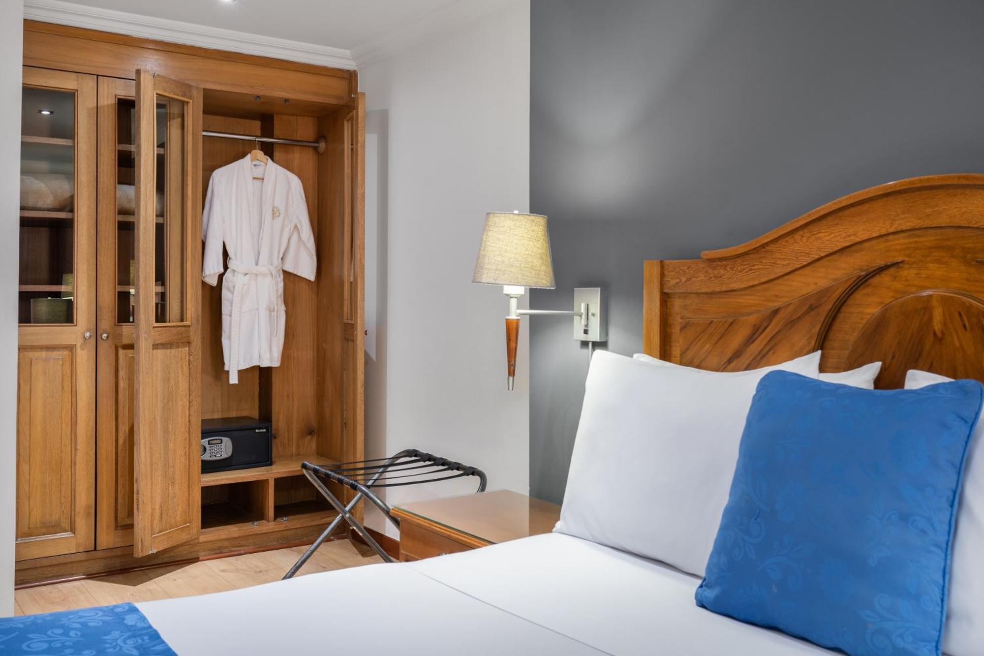 Hotel Egina Богота Экстерьер фото